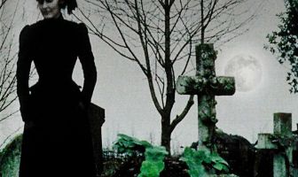 Женщина в черном