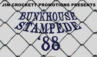 NWA Бегство из барака