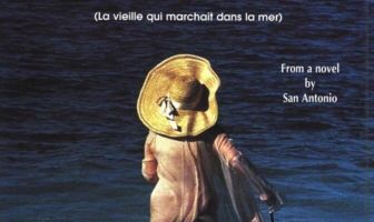 Старая дама, входящая в море