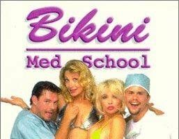 Студентки-медики в бикини