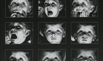 Старше на 10 минут