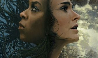 Женщина в озере