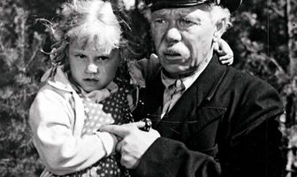 Девочка ищет отца