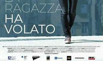 La ragazza ha volato