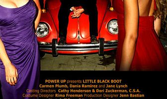 Маленький чёрный ботинок