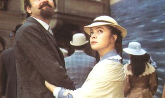 Яра Цимрман лежащий, спящий