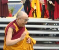 Kommt ein Gott auf Besuch... Der Dalai Lama in Frankfurt