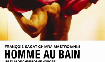 Мужчина в ванне