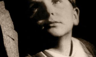 Дети смотрят на нас