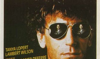 Человек с глазами цвета серебра