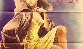 Девушка в искусственном шелке