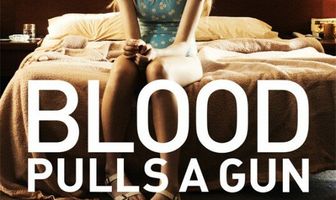 Блад достает пистолет