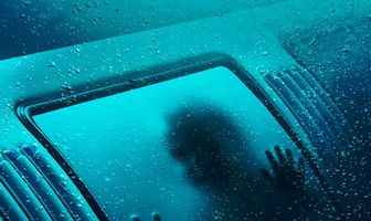 Под водой
