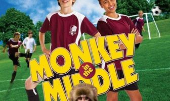 Обезьянка посередине