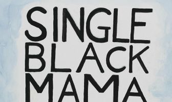 Одинокая чернокожая мама