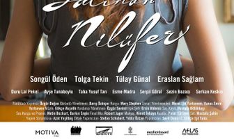 Rüzgarda salinan nilüfer