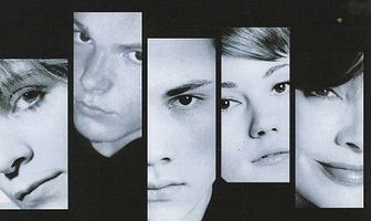 Между черным и белым